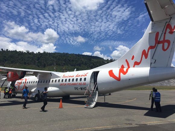 Manado > Palu with Wings Air. French ATR Aircraft